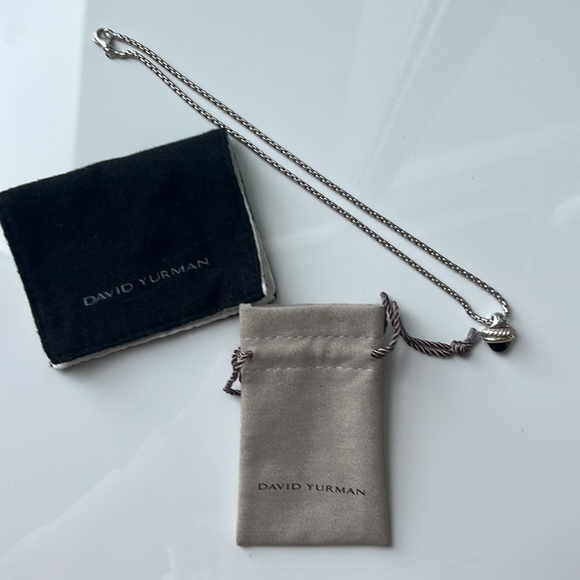 David Yurman 16” Cable necklace with two tone silver/gold and onyx acorn pendant - Picture 6 of 6